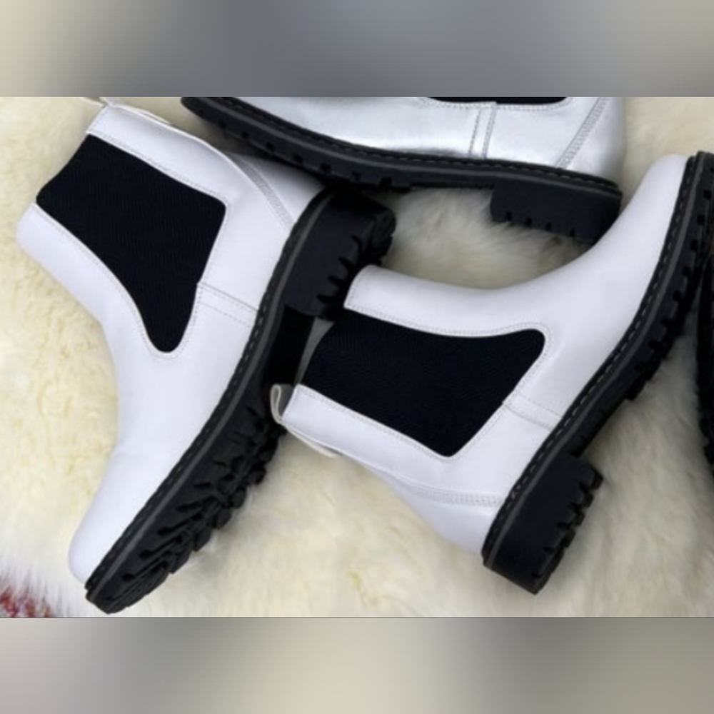 Like New Corkys boutique boots in white